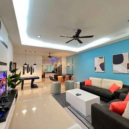 Tcvila 12Pax Neartc Dinosaurland Pooltable, Netflix Kuantan Ngoại thất bức ảnh